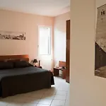 San Ξενοδοχείο Φεράρα
